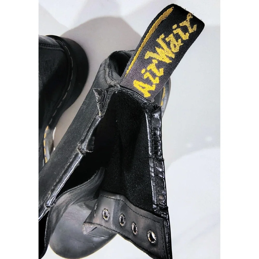 Dr Martens Mens Black Leather Vintage Sz 10US 1460 Made in England 8 Eyelet 9UK